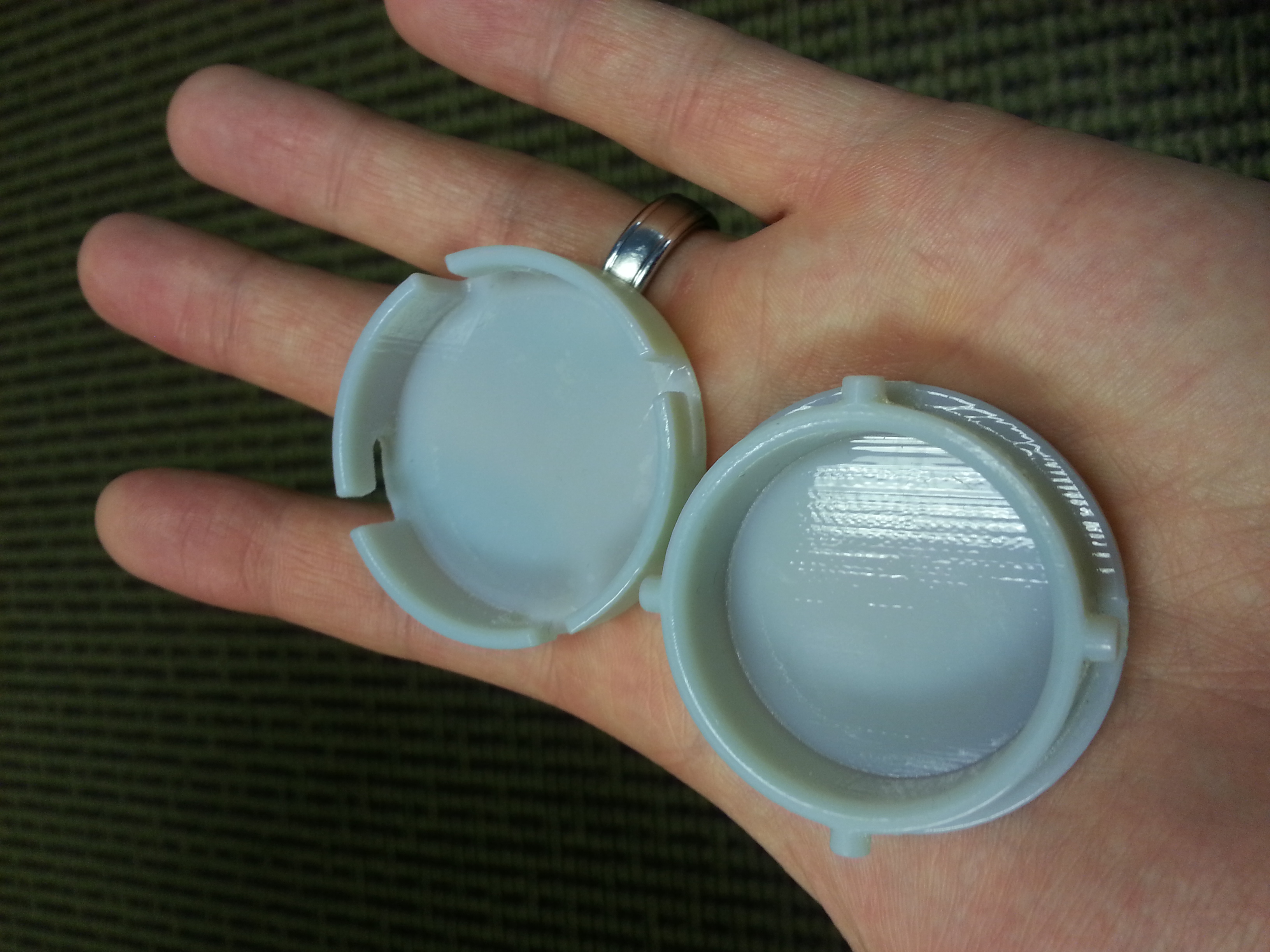 扭锁圆柱形外壳16